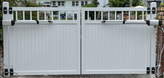 Double WINDOW TOP SOLID Swing Panel Gate