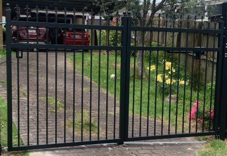 Double SPEAR TOP Swing Rod Gates